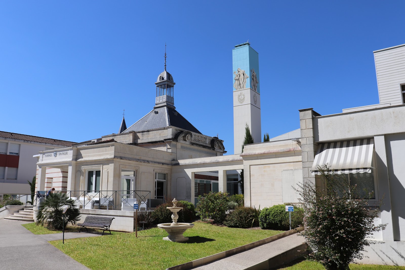 Thermes de saujon exterieur