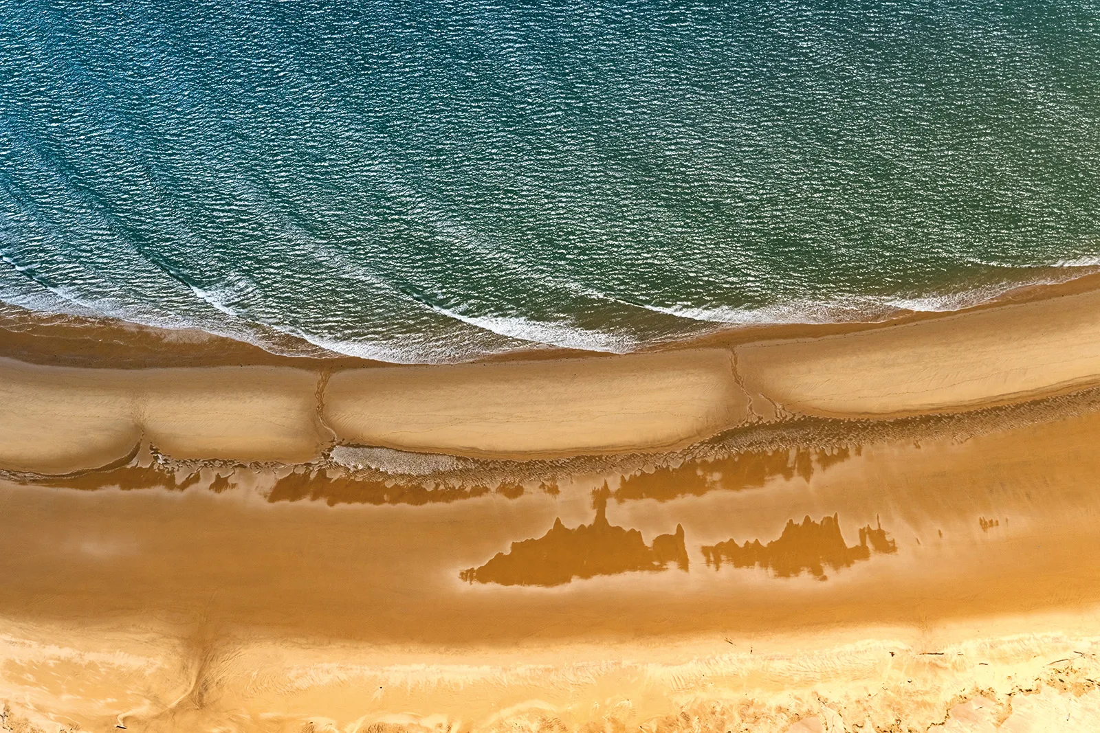 Océan et plage sauvage de la Destination Royan Atlantique vus du ciel