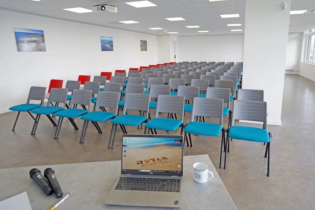 Salle Pontaillac configuration théâtre au Palais