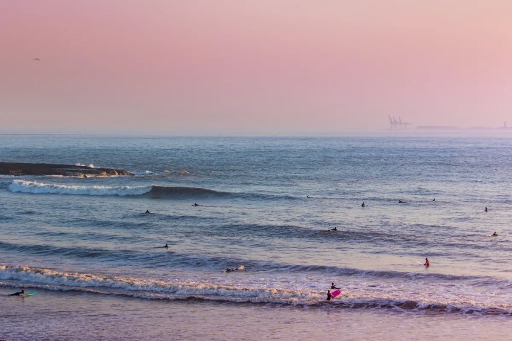 surf sur la plage de pontaillac