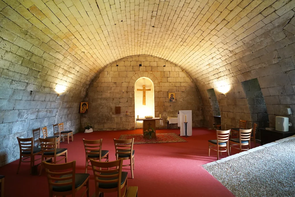 Salle capitulaire à l'abbaye de Sablonceaux