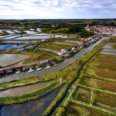 Vue aérienne sur le chenal de Mornac-sur-Seudre