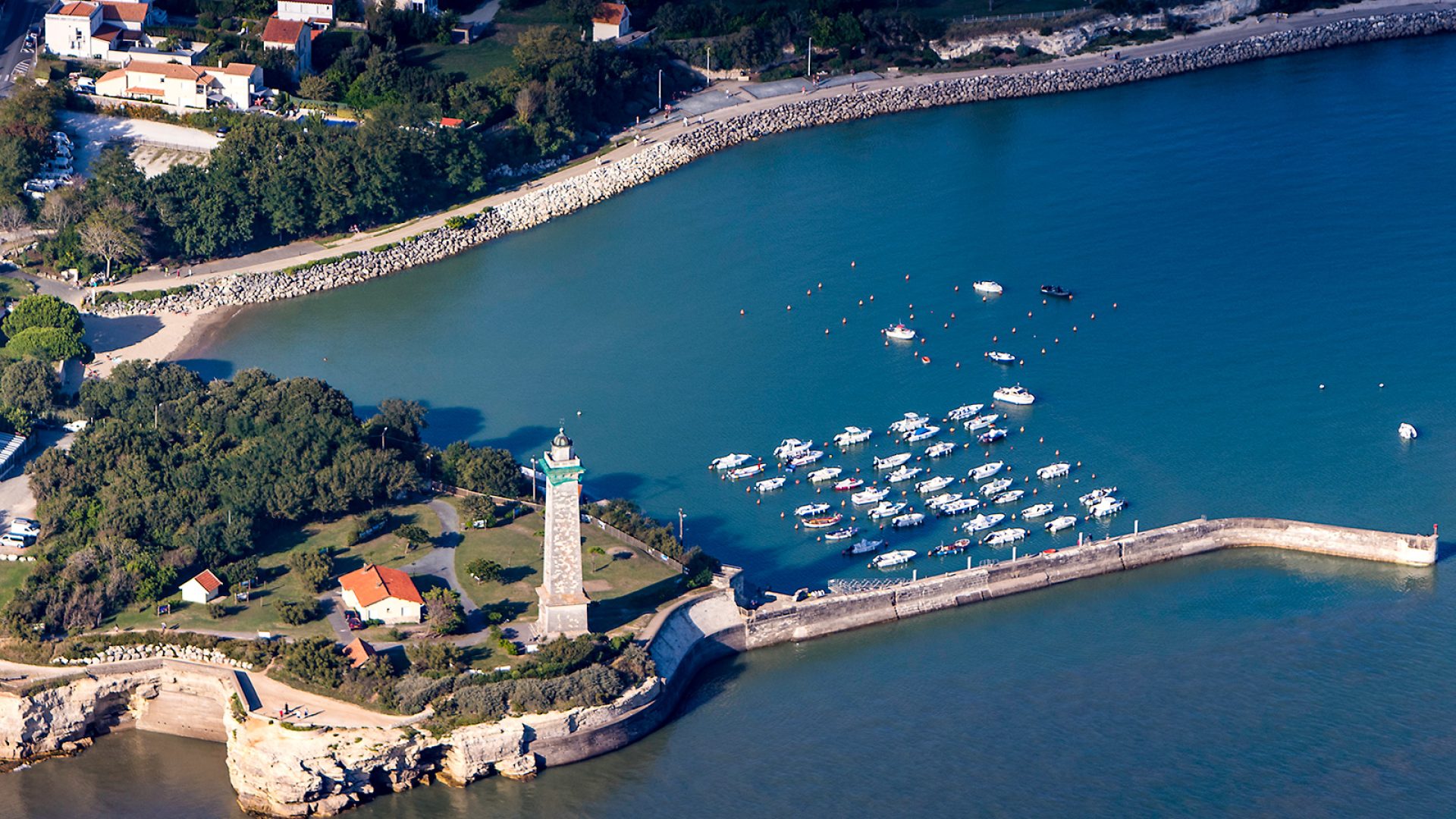 phare-vallieres-vue-aerienne