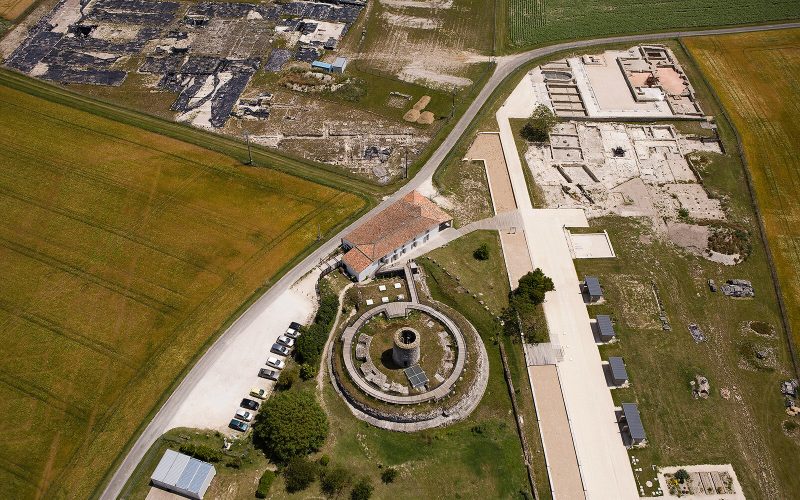 Vue aérienne de la cité gallo-romaine du Fâ