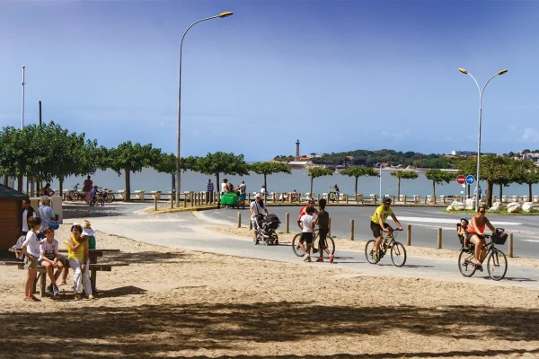 Vélo en famille sur le Canal des 2 Mers à Saint Georges de Didonne